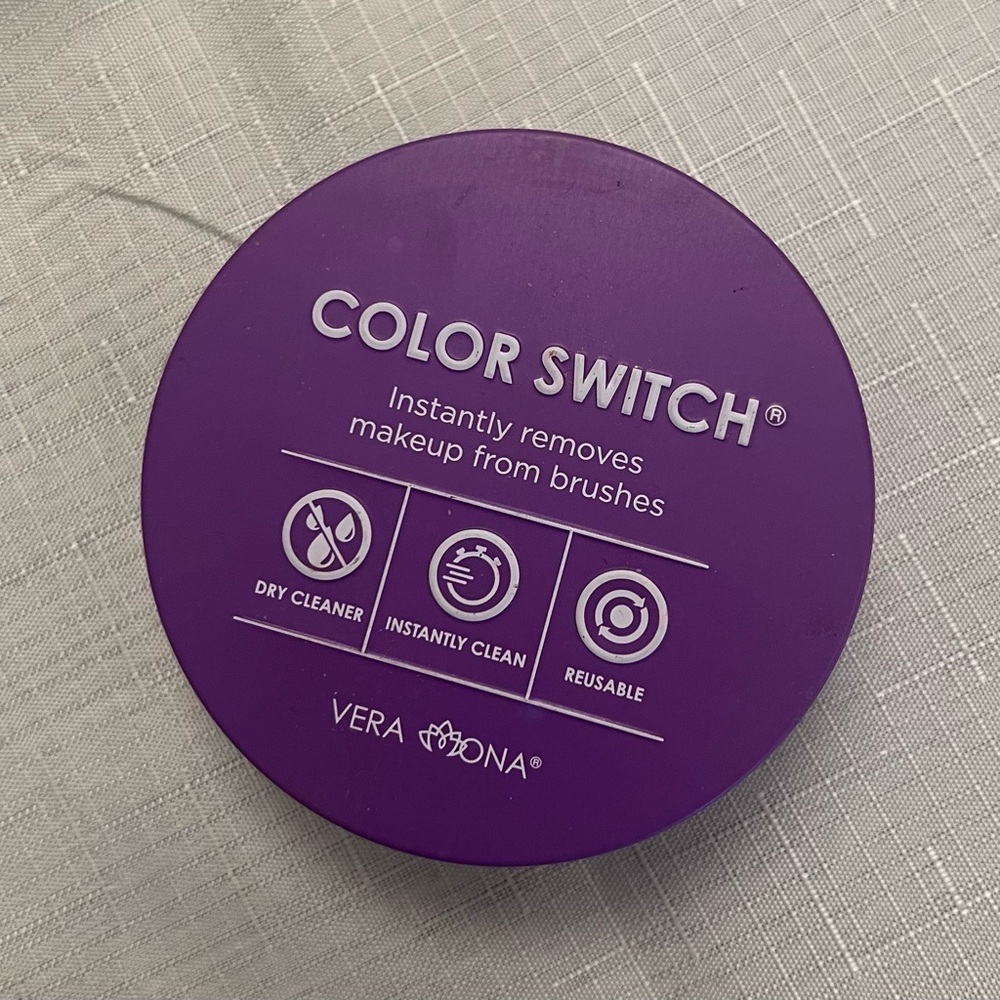 Vera Mona Color Switch Solo Instant Makeup Brush Cleaner